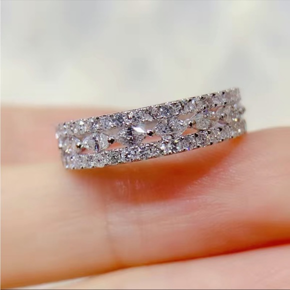 New Women’s 925 Silver Diamond Ring - Picture 7 of 8